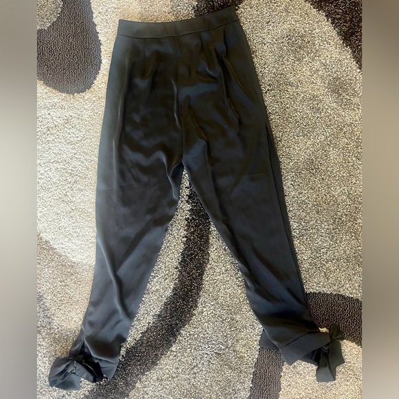 MISGUIDED Black satin silky High waisted Ankle Tie Pants - Picture 3 of 5